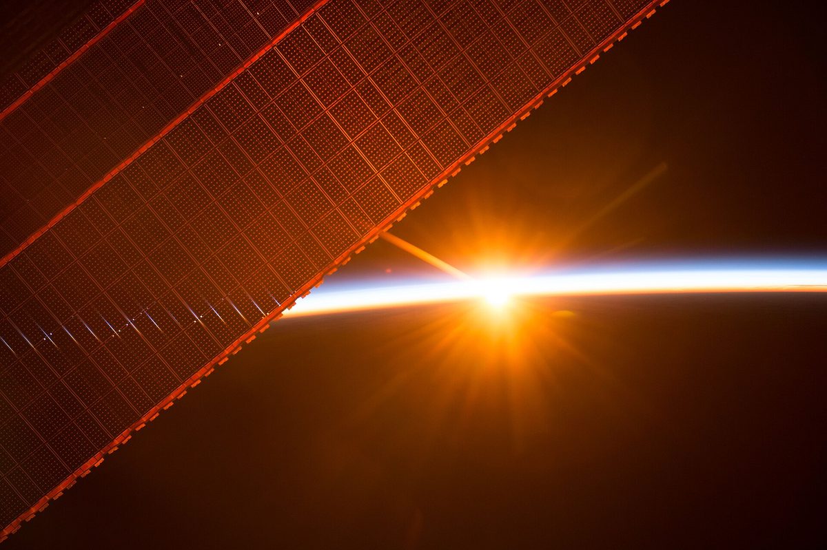 Cómo leer un pase de la ISS: magnitud, elevación, azimut y duración
