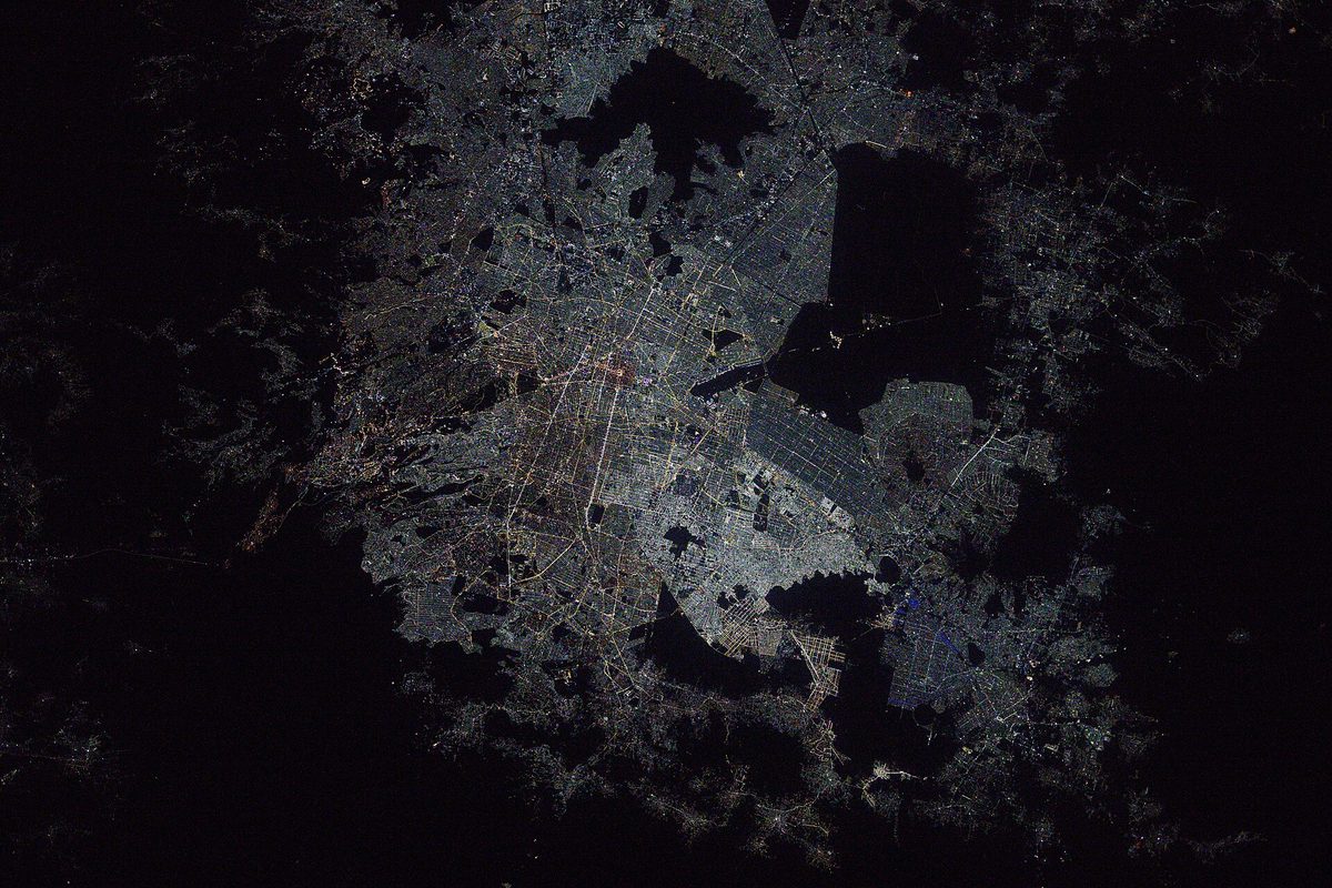 Ciudad de México desde la ISS. La estación cruza este cielo varias veces al día.