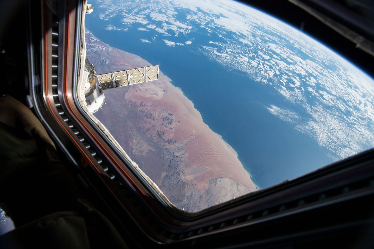 Vista del desierto del Namib desde la Cúpula, uno de los usos científicos diarios de la estación.